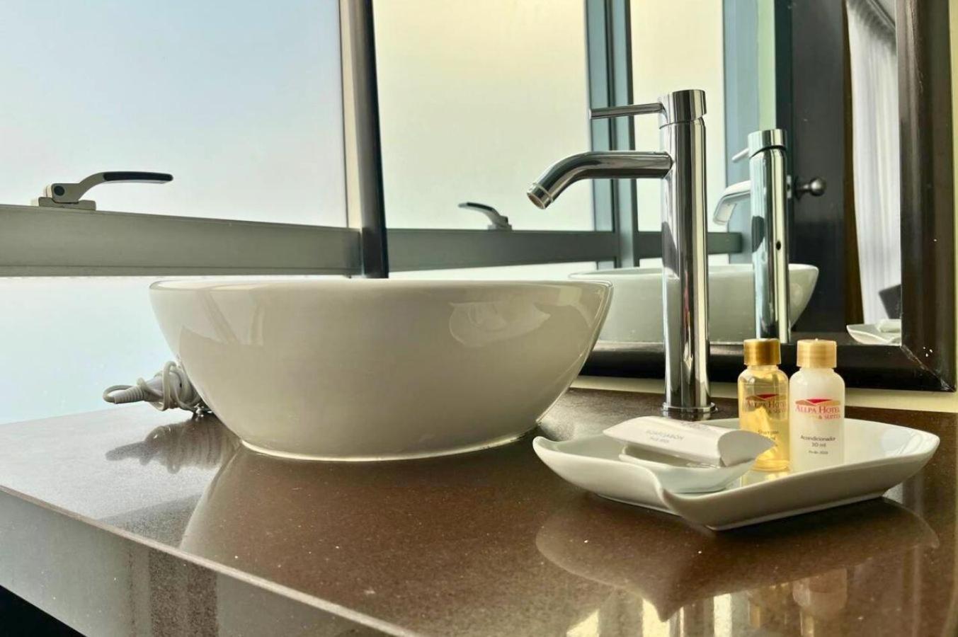 Allpa Hotel & Suites Lima Luaran gambar